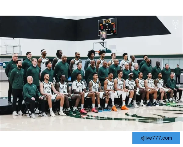 字母哥或今夏离开雄鹿四年二点七亿续约停滞双方博弈升级去向成谜 字母哥或今夏离开雄鹿四年二点七亿续约停滞双方博弈升级去向成谜